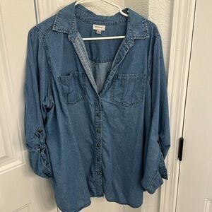 Loose fitting Jean button-down from Avenue size 18/20
